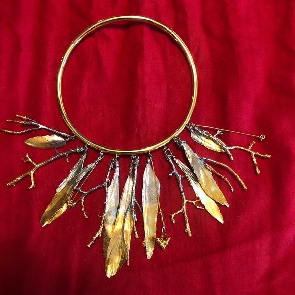 LOUIS VUITTON FEATHERS CREW NECKLACE - Picture 3 of 8